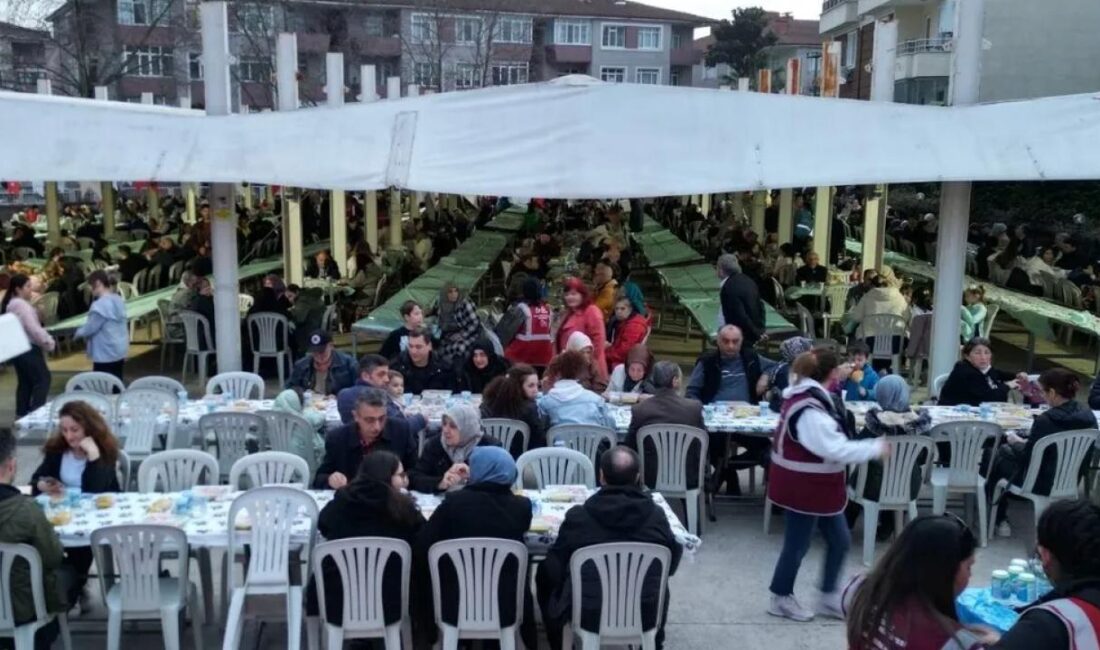 İzmit Belediye Başkanı Fatma Kaplan Hürriyet, Cumhuriyet Mahallesi Plajyolu Kapalı