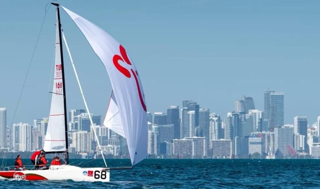 J70 Eker Takımı, Miami'de düzenlenen yelken yarışı Bacardi Kupası'nda Mixed