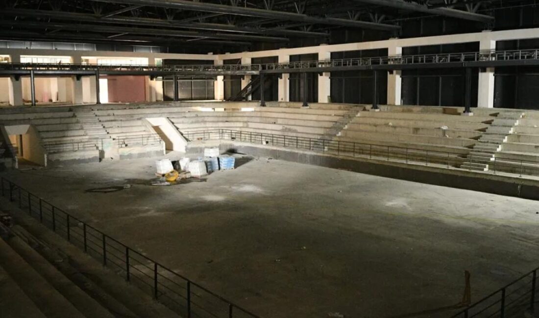 Kocaeli Çayırova Belediye Başkanı Bünyamin Çiftçi’nin ilçeye kazandırdığı Kapalı Spor