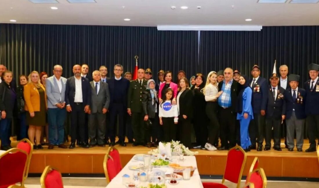 İzmir'de Karabağlar Belediyesi, Ramazan ayı dolayısıyla şehit aileleri ve gazileri