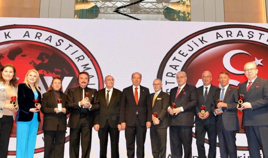 Türk Dünyası’na değer katan kişi ve kurumlara verilen Kızıl Elma