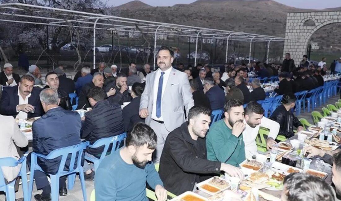 Mardin'in Yeşilli ilçesinde, MHP İlçe Başkanlığı tarafından düzenlenen iftar programına