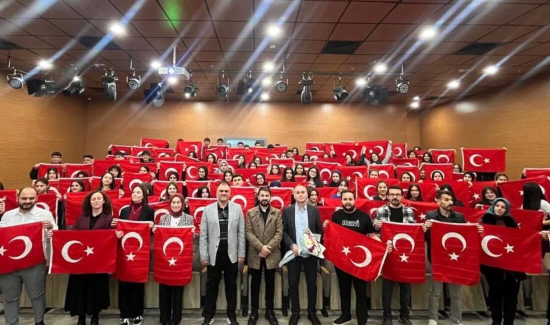 Kocaeli Büyükşehir Belediyesi, İstiklal Marşı’nın 104. yıldönümü dolayısıyla düzenlenen programda