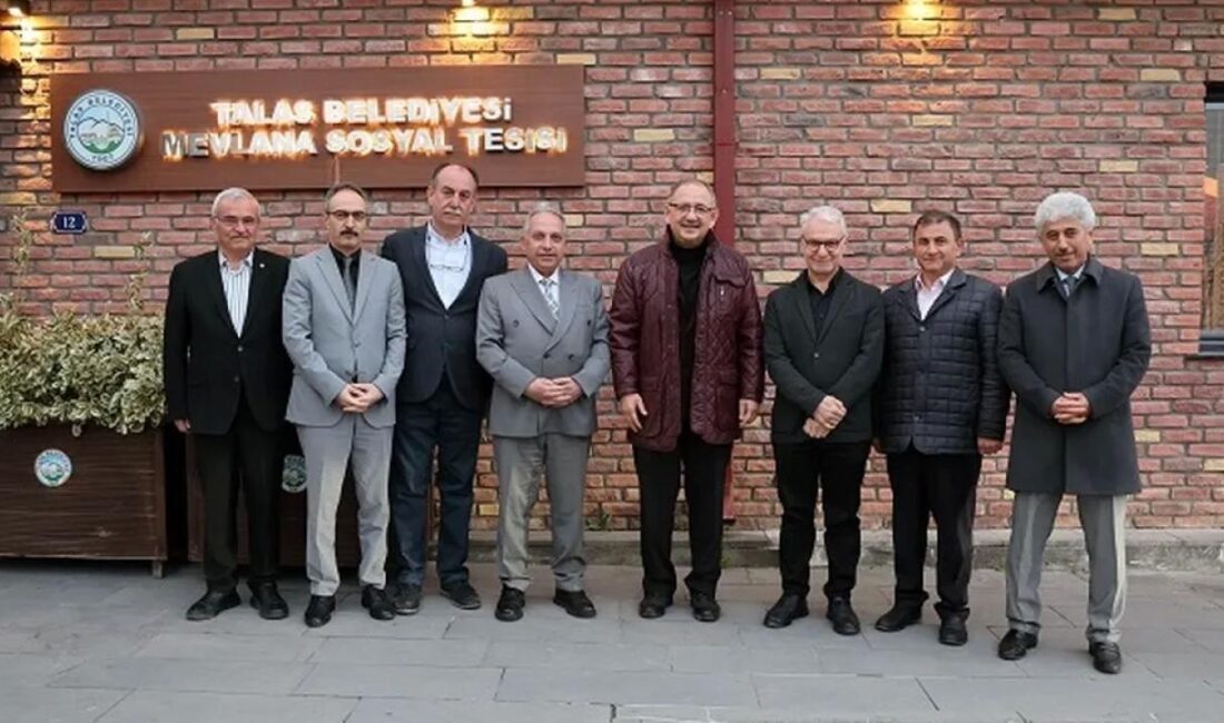 Önceki dönem Çevre Şehircilik ve İklim Değişikliği Bakanı Mehmet Özhaseki,