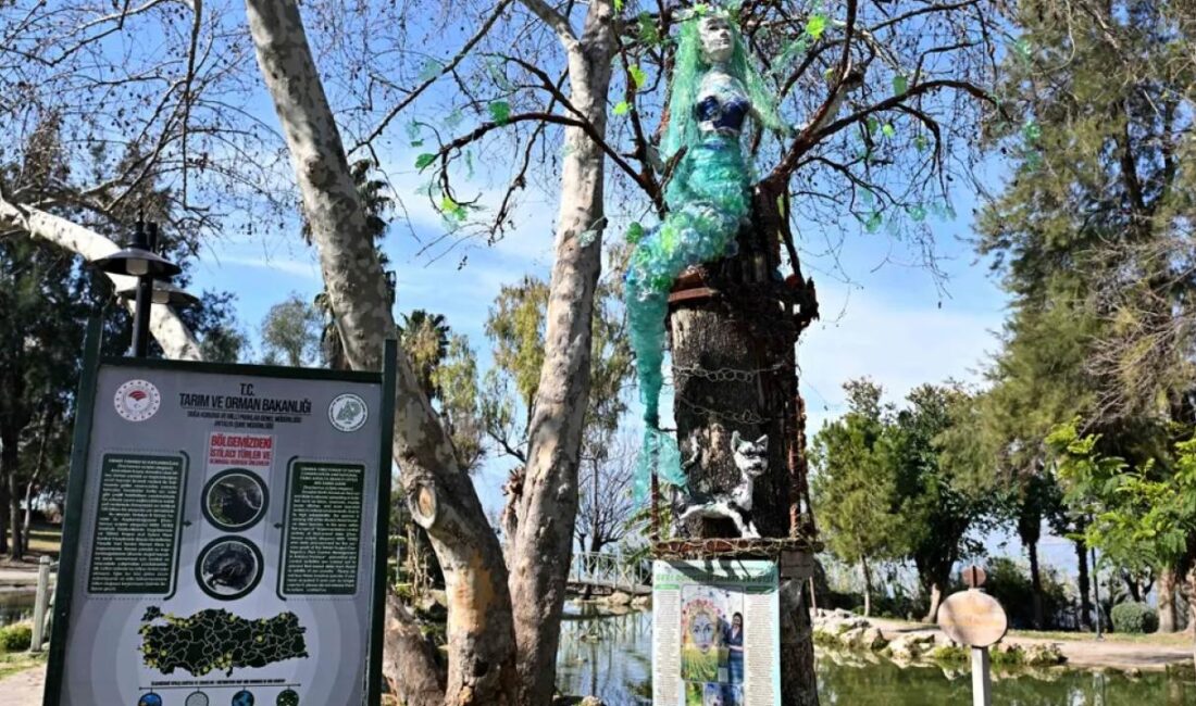 Antalya Muratpaşa Belediyesi’nin falez sahil bandında yer alan Manavoğlu Parkı’nda,