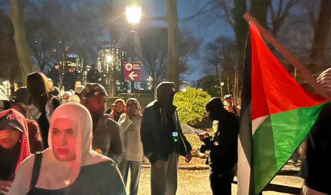 New York Belediye Başkanı Eric Adams, Gracie Mansion'da verdiği iftar