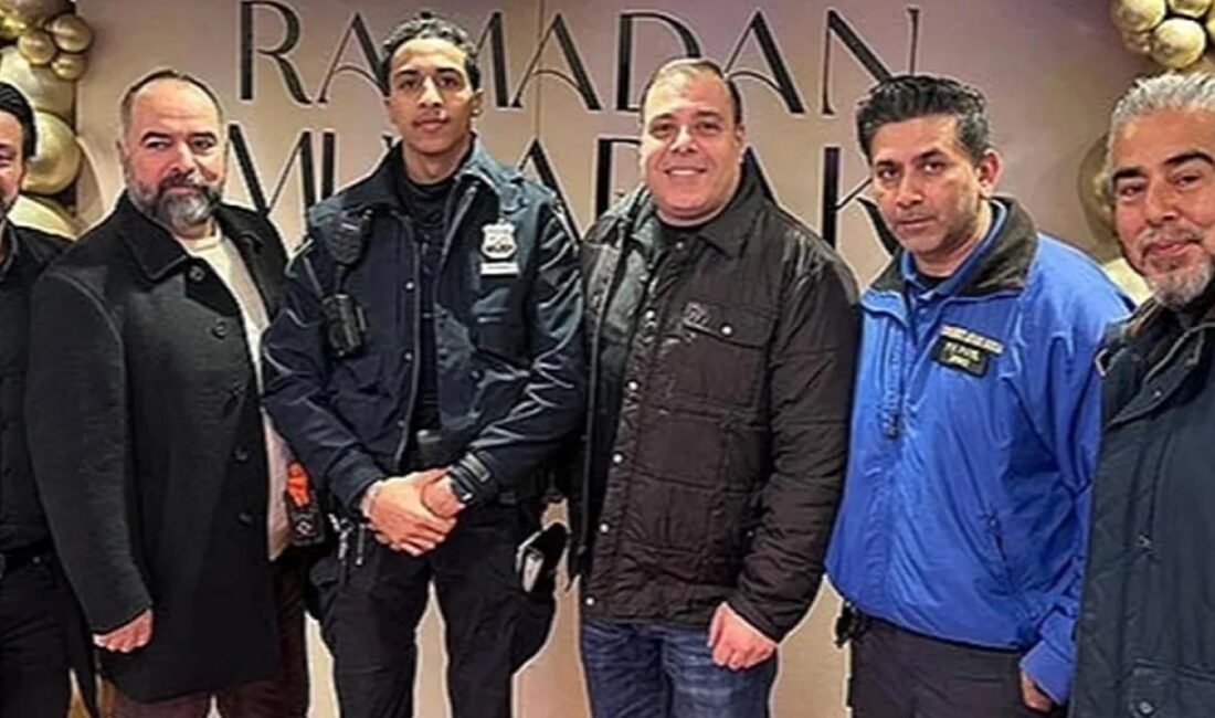 NYPD Toplum İlişkileri Bürosu tarafından Brooklyn’de iftar yemeği organize edildi.