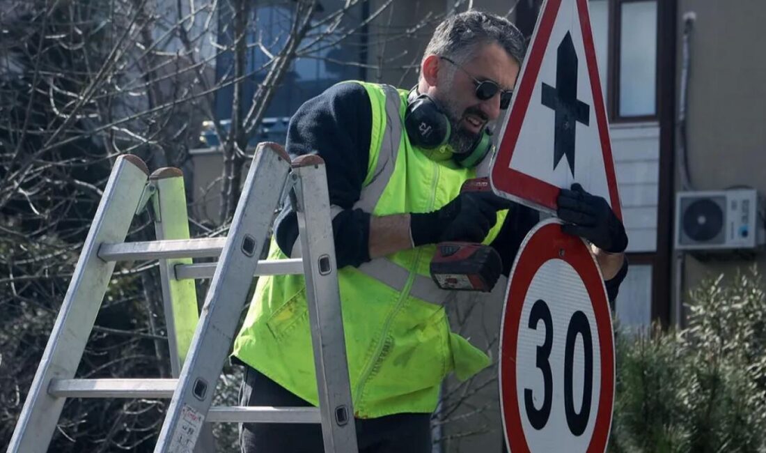 Sakarya Büyükşehir Belediyesi, şehir genelinde altyapı ve üstyapı sorunlarının hızlı