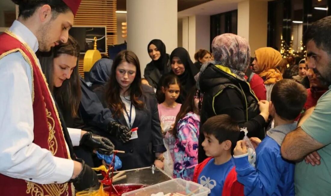 Sakarya Büyükşehir Belediyesi SGM’de düzenlenen “Çocukça Ramazan Şenliği’nde buluşan yüzlerce