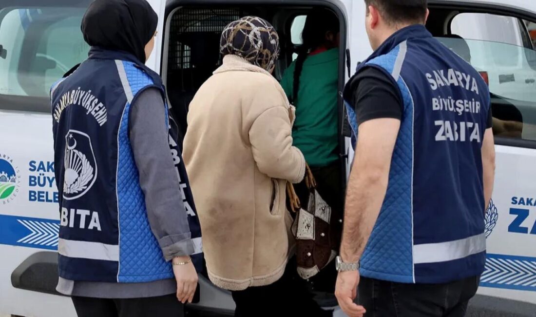 Sakarya Büyükşehir Belediyesi zabıta ekipleri, Ramazan ayında dilencilere karşı denetimlerini sıklaştırdı.