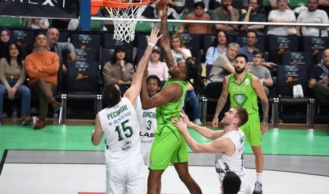 TOFAŞ Basketbol Takımı, ligin 21. haftasında sahasında Darüşşafaka Lassa’yı 111-93’lük