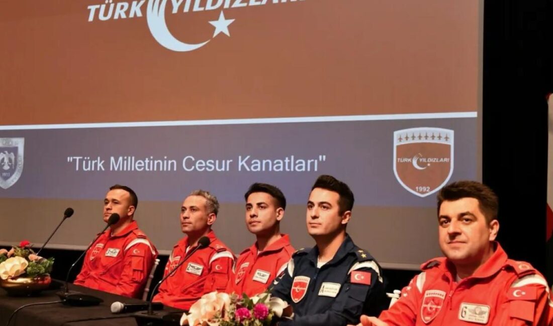 Türk Hava Kuvvetleri’nin gururu Türk Yıldızları, kariyer günleri kapsamında Bursa'nın