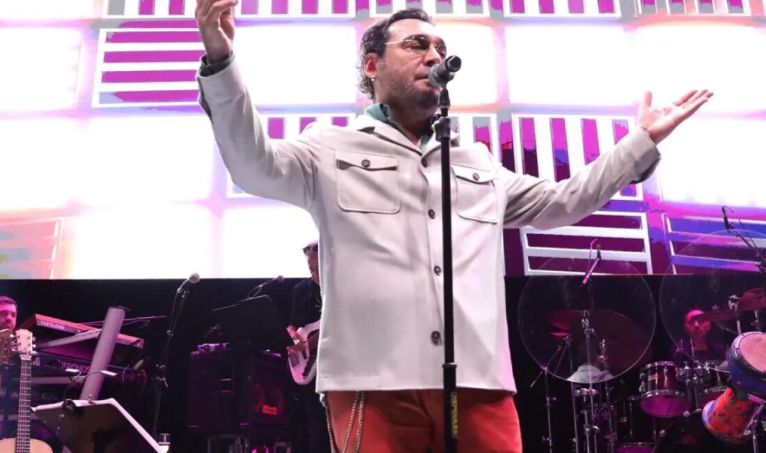 Romantik müziğin prensi Yaşar önceki gece İstanbul’da Jolly Joker Atakent